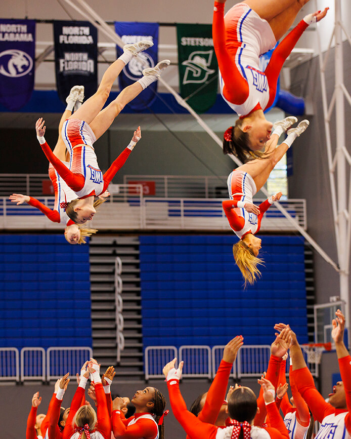 UWG Cheer stunts